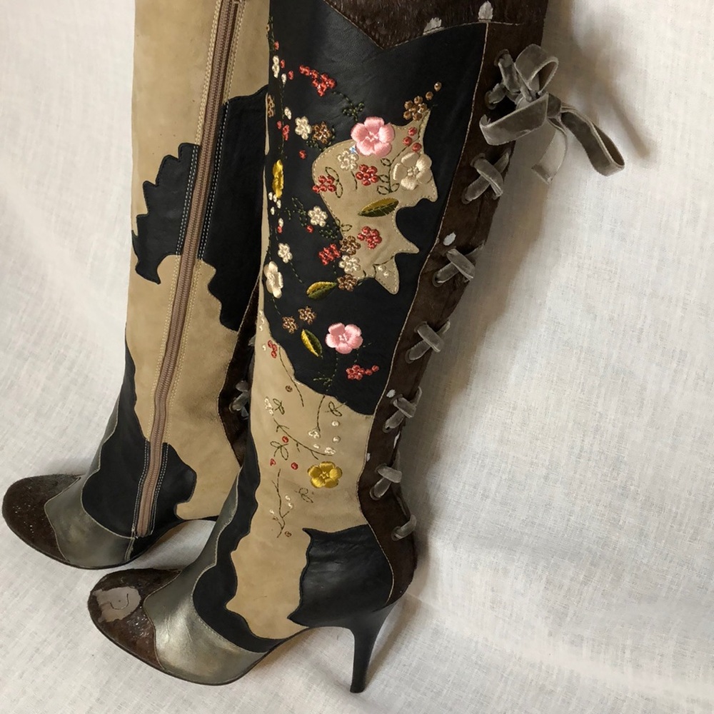 SAM EDELMAN COWHIDE EMBROIDERED BOOT